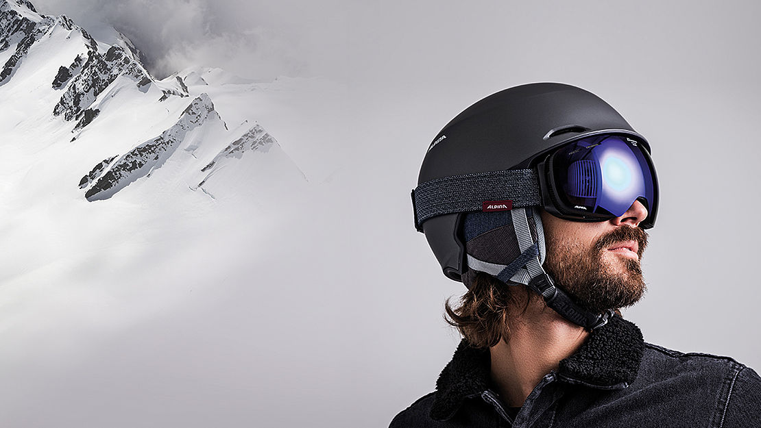 ALPINA MAROI: 100% Freeride portrait of a male model with skihelm and goggle