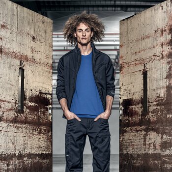 bob电竞体育项目uvex安全工作服- katalog | Neue Kollektionen sportlicher und gut geschnittener uvex工作服für den Arbeitsalltag in industrial and Handwerk。Lassen Sie siich unser breites Angebot niht entgehen: Westen，百慕大，衬衫，软壳jacken，湿jacken, Poloshirts, kapuzenhodys, Hybrid-Jacken, Damenhosen, Herrenhosen, Latzhosen and vieles mehr。