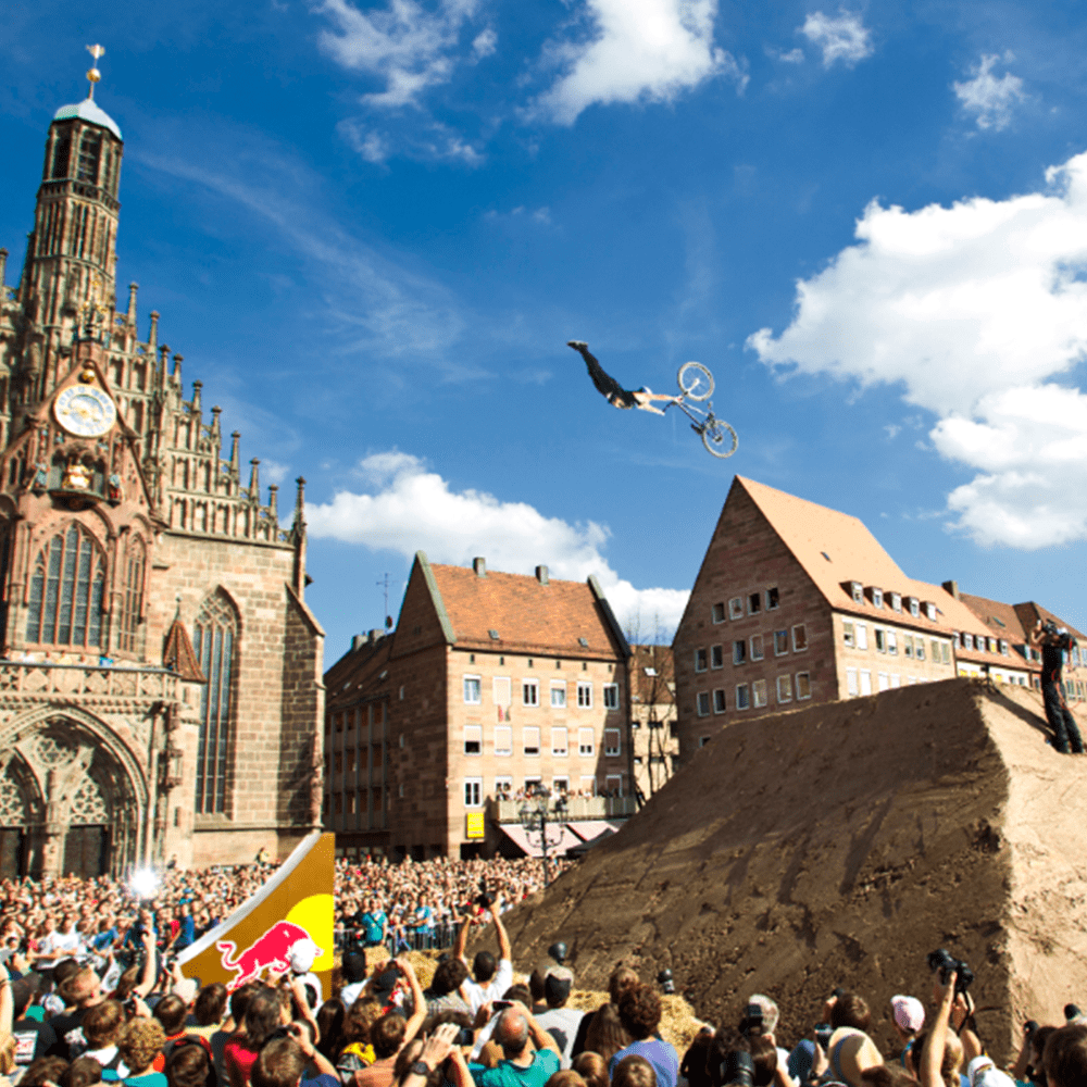 Red Bull District Ride Nürnberg am Hauptmarkt uvex Produkte