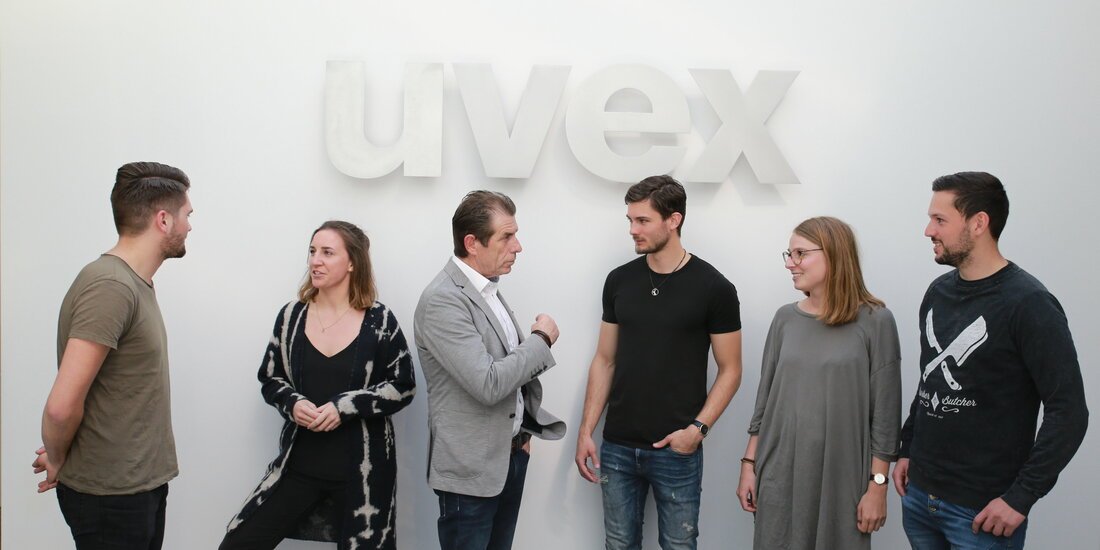 besuch-von-studenten-des-campus-m21-bei-der-uvex-group-am-standort-fürth