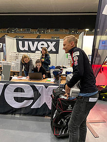 ÖSV-einkleidung-olympia-halle-innsbruck-uvex-stand