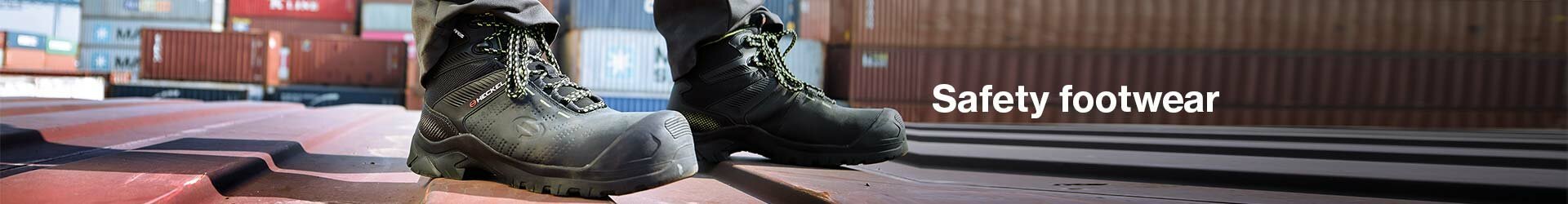 Robust safety footwear for marine sector