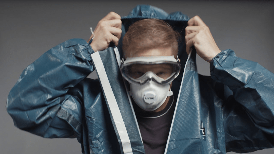 Type 3B: How to put on and take off the chemical protection clothing Type 3B: How to put on and take off the chemical protection clothing