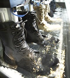 "Test d'imperméabilité GORE" "Test d'imperméabilité des chaussures Gore-Tex - aucune pénétration d'eau n'est permise"