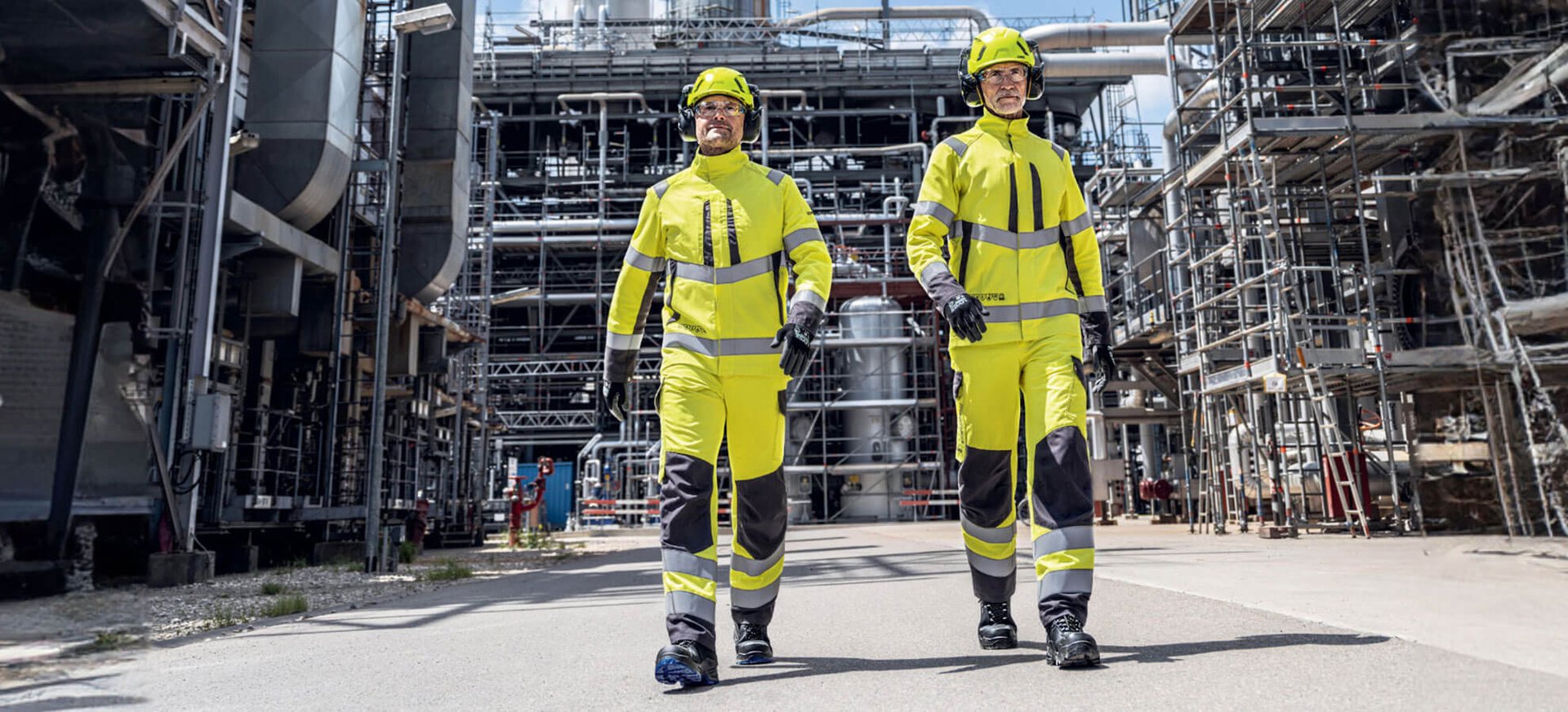 Disposable Coveralls | Heat Resistant Clothing | uvex safety
