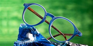 Reading frames made from recycled plastic