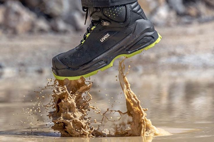 Waterproof vs water-resistant footwear
