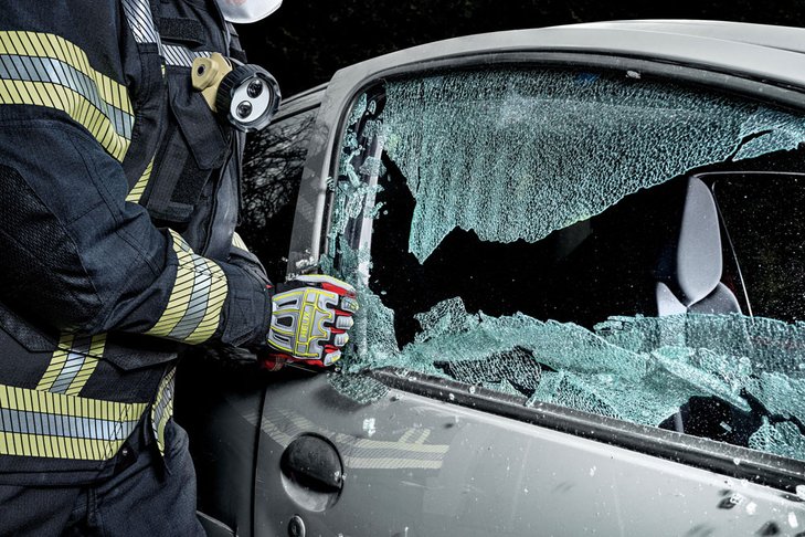 Occupational safety products for roadside assistance and rescue in the automotive industry