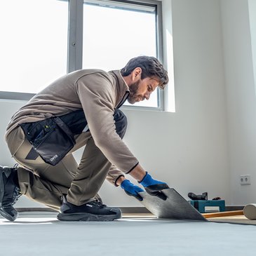 black flexible work shoes for craftsmen