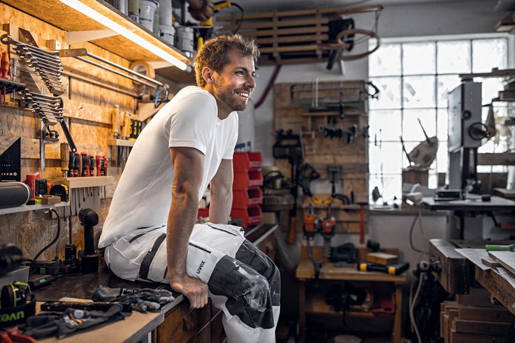 Arbeitshosen und Arbeitsshirts für Hobby und Werkstatt