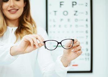 Employee makes an appointment with an optician