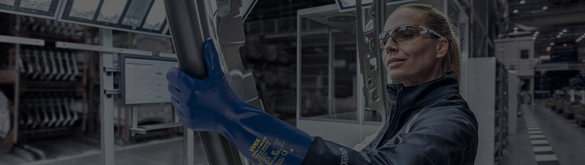 chemical protection gloves for work with lubricants and varnishes in the automotive industry