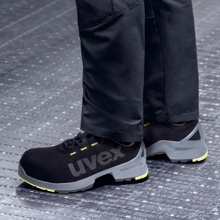 Foot protection for industrial aerospace settings