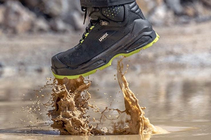 Waterproof vs water-resistant footwear