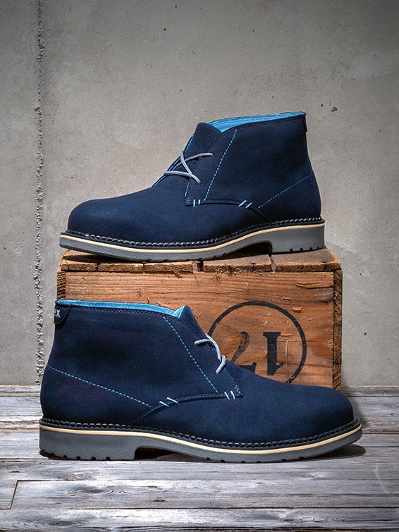 elegancki, granatowy, sznurowany trzewik ochronny