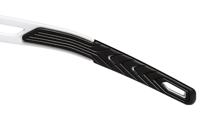 Safety glasses with flexible temples