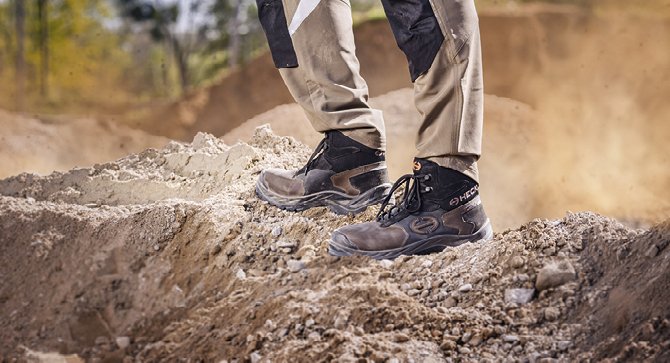 [Translate to French:] SUXXEED OFFROAD 2.0 BROWN HIGH high-cut safety shoes