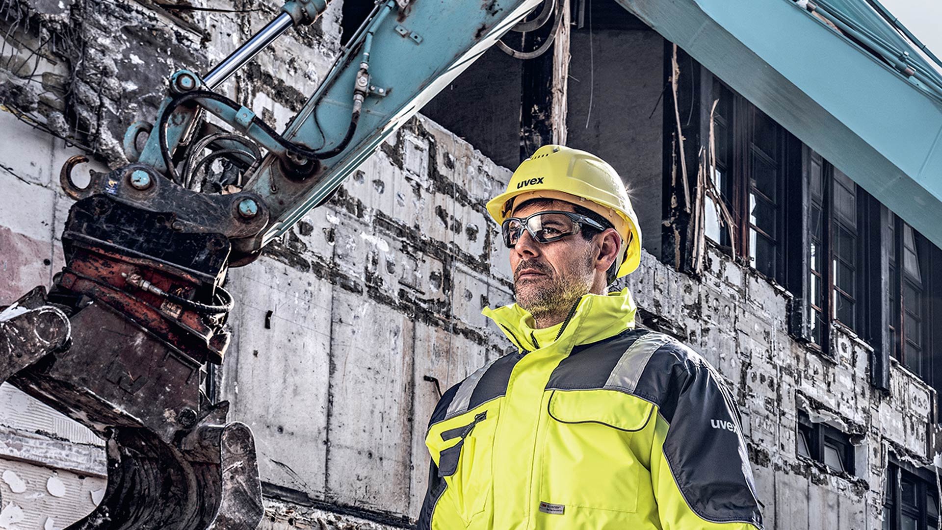 Sealed safety eyewear from uvex