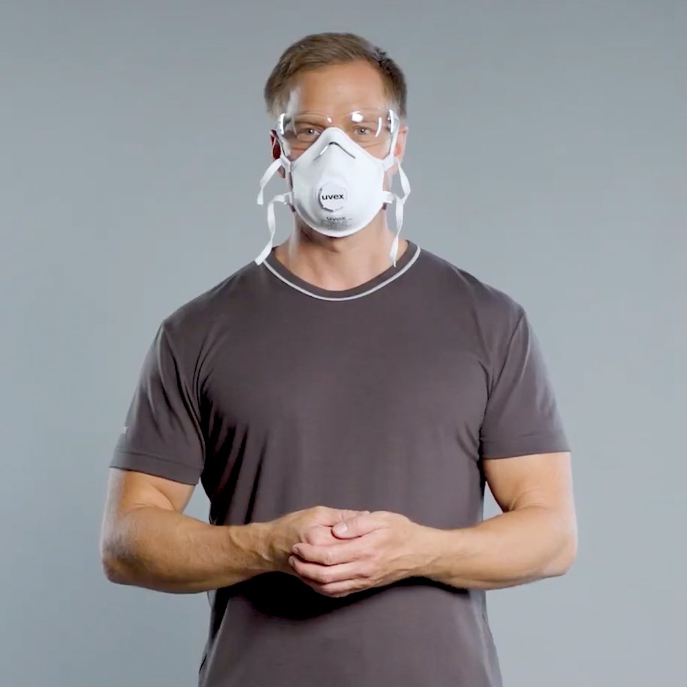 [Translate to French:] Step 5: Stay protected by optimum combination of respiratory mask and safety glasses