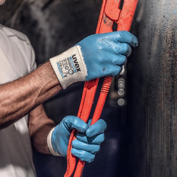 safety gloves with excellent water grip