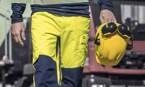 Store safety helmets correctly