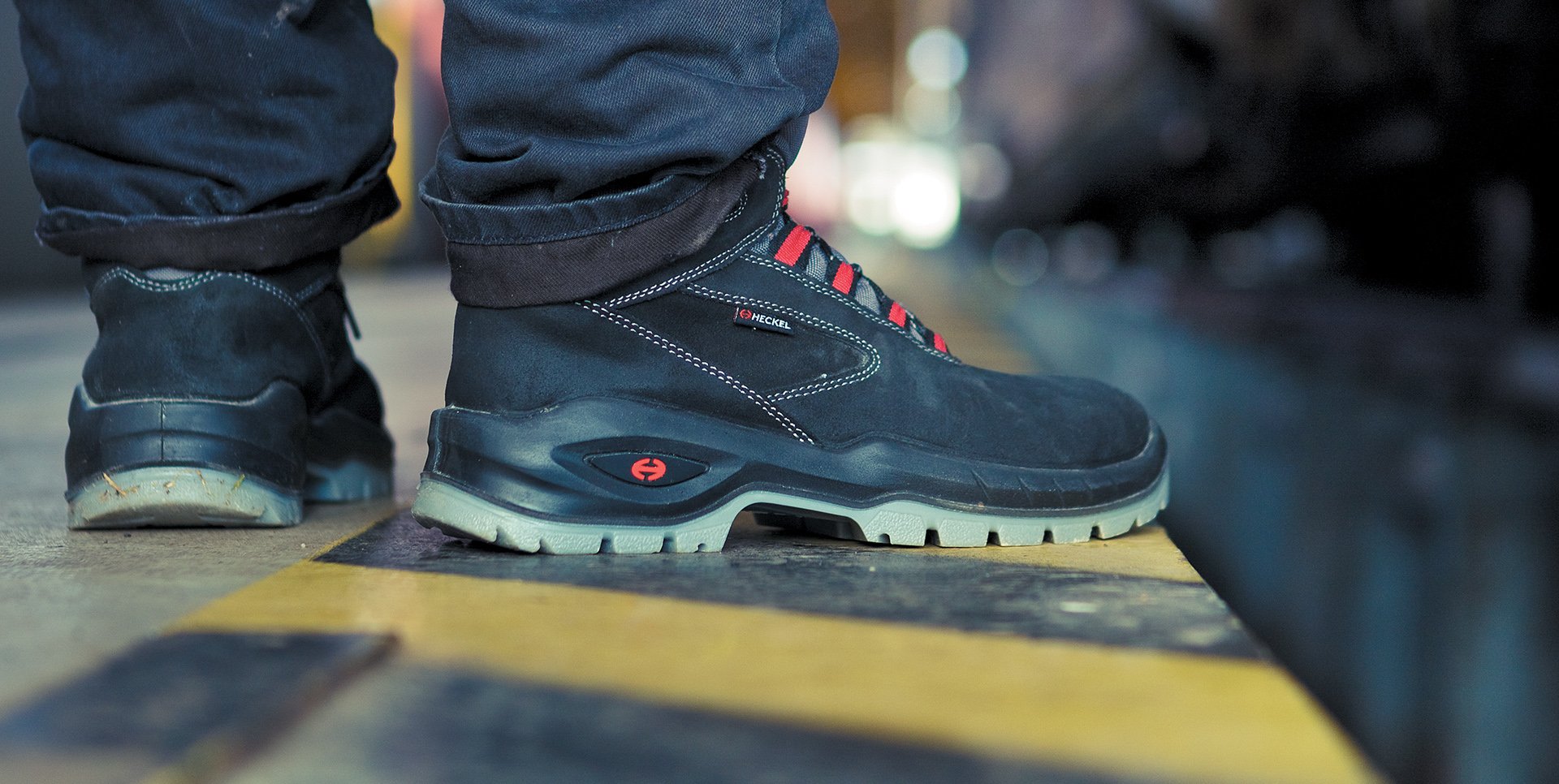 Chaussures SUXXEED portées sur un lieu de travail