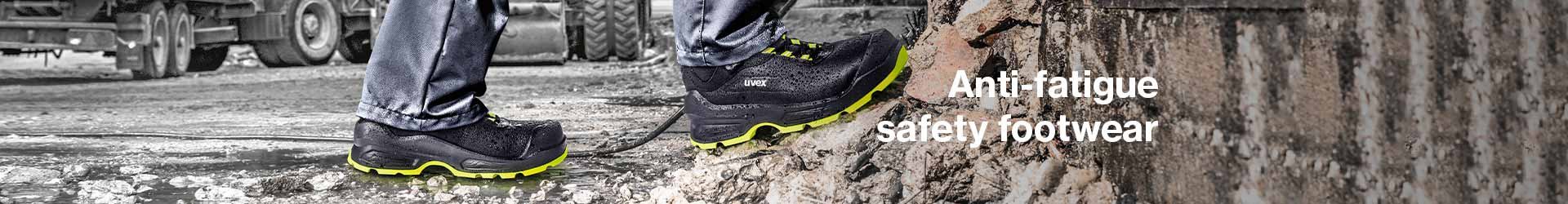 Safety footwear for working in construction