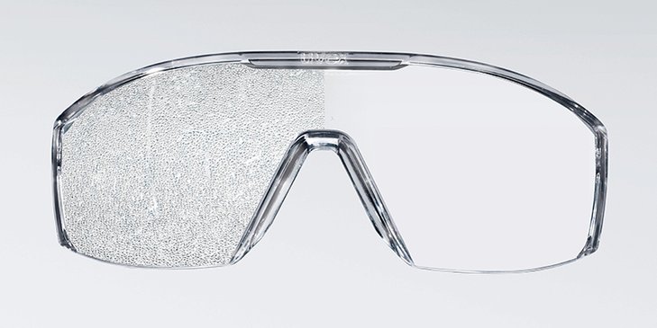[Translate to French:] uvex safety glasses with non-condensing antifog coating
