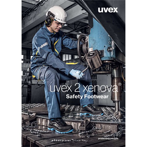 [Translate to French:] Product overview for the uvex 2 xenova series – all safety shoes in red, green and blue.
