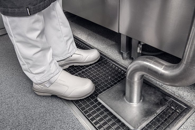 białe półbuty ochronne zapinane na rzep