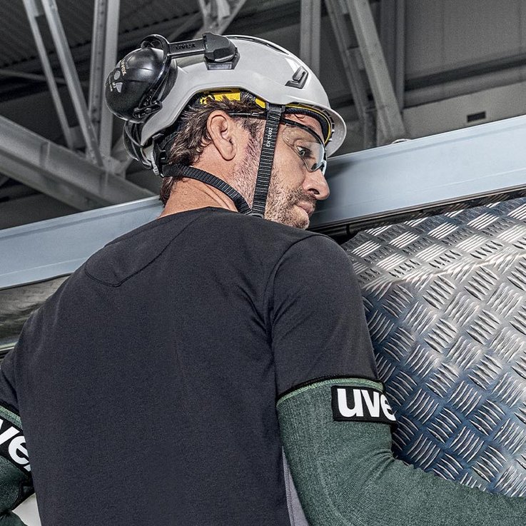 Head protection for aerospace 