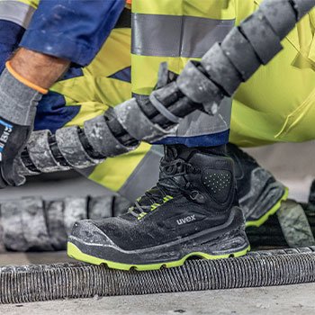 Watch the uvex 3 video - Safety boots for extreme requirements