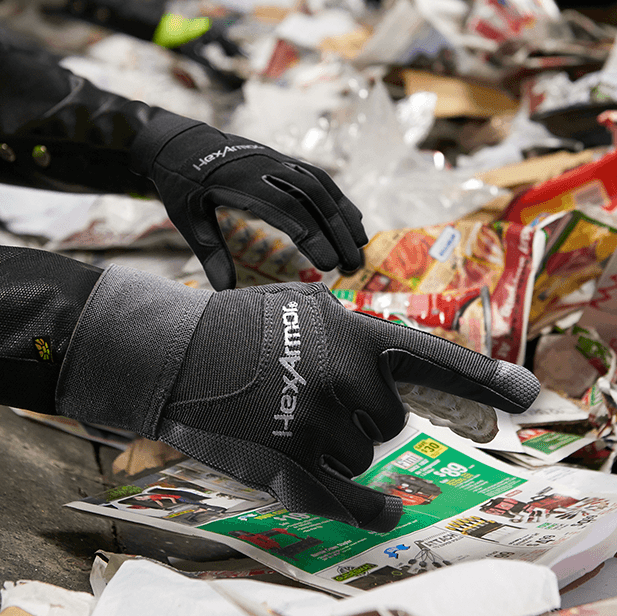 Gants de protection HexArmor lors de travaux de tri