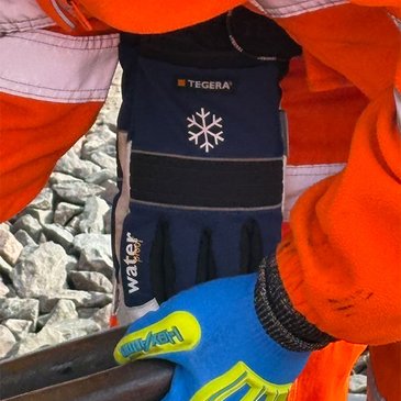 HexArmor gloves in use