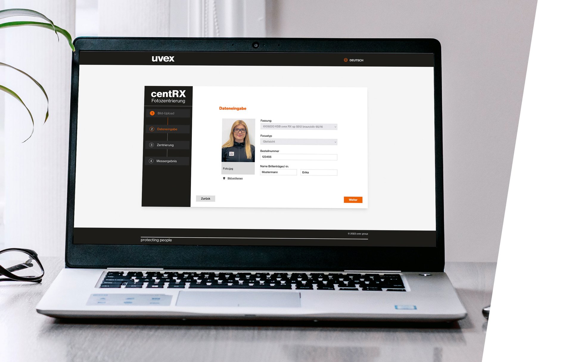 [Translate to French:] uvex digitale Servicetools centRX Online-Fotozentrierung für Schutzbrillen und Bildschirmbrillen mit Sehstärke