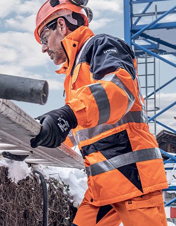 Safety gloves for Rail sector