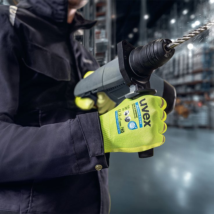 Safety gloves for defence industry