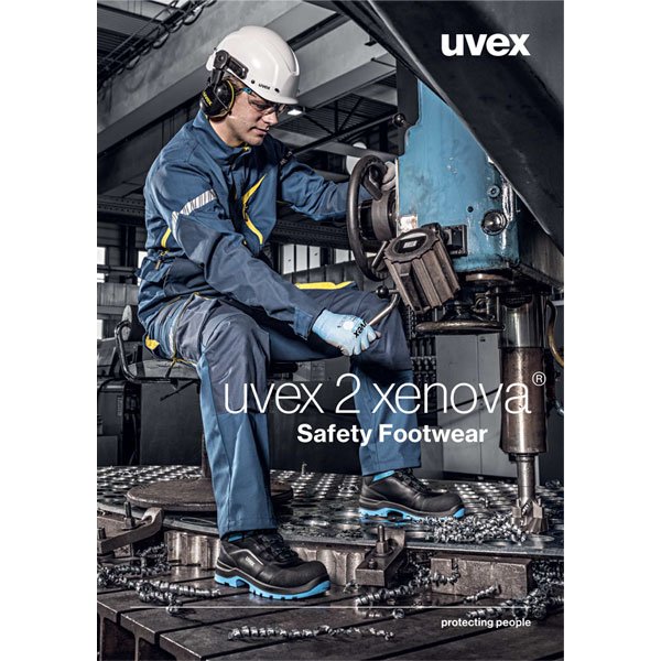 [Translate to Danish:] Product overview for the uvex 2 xenova series – all safety shoes in red, green and blue.