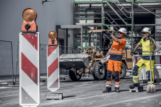 Vêtements de protection et de travail | Polo à manches courtes uvex suXXeed construction