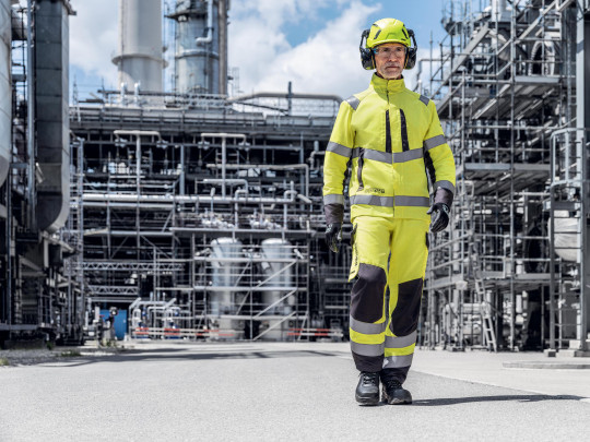 Protective clothing and workwear | uvex suXXeed multifunction high vis jacket