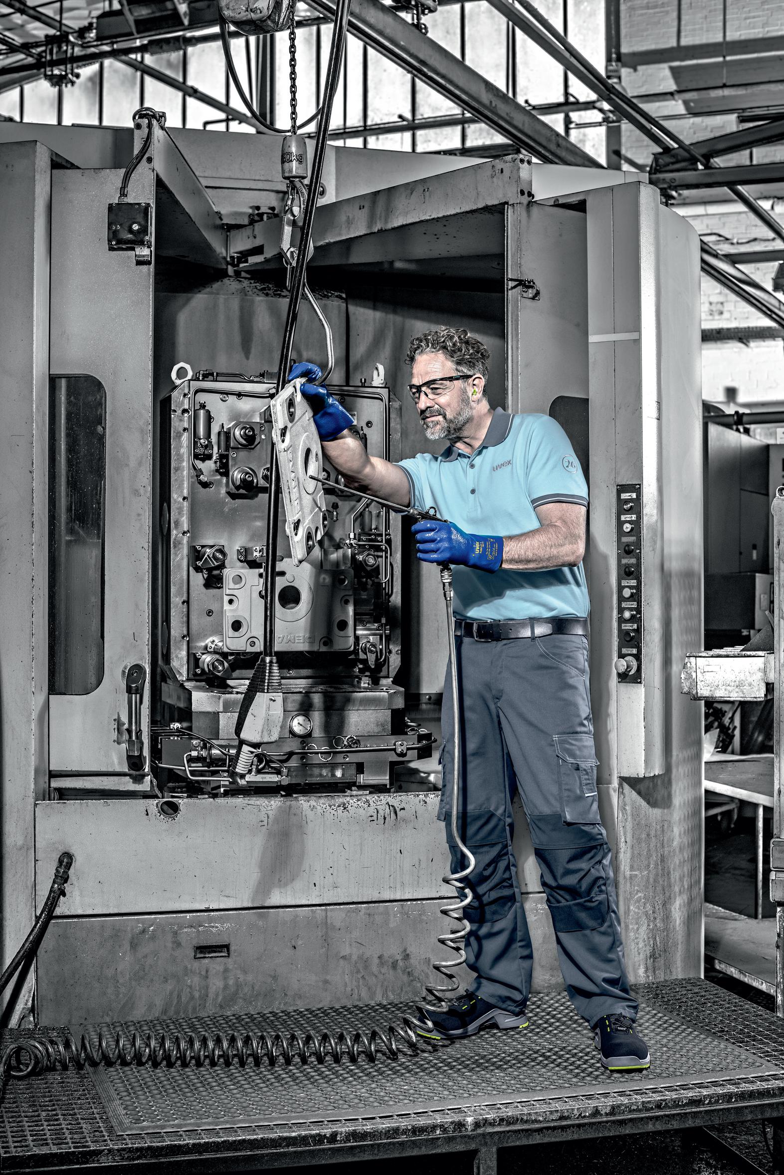 Safety gloves | uvex rubiflex S NB27B chemical protection glove