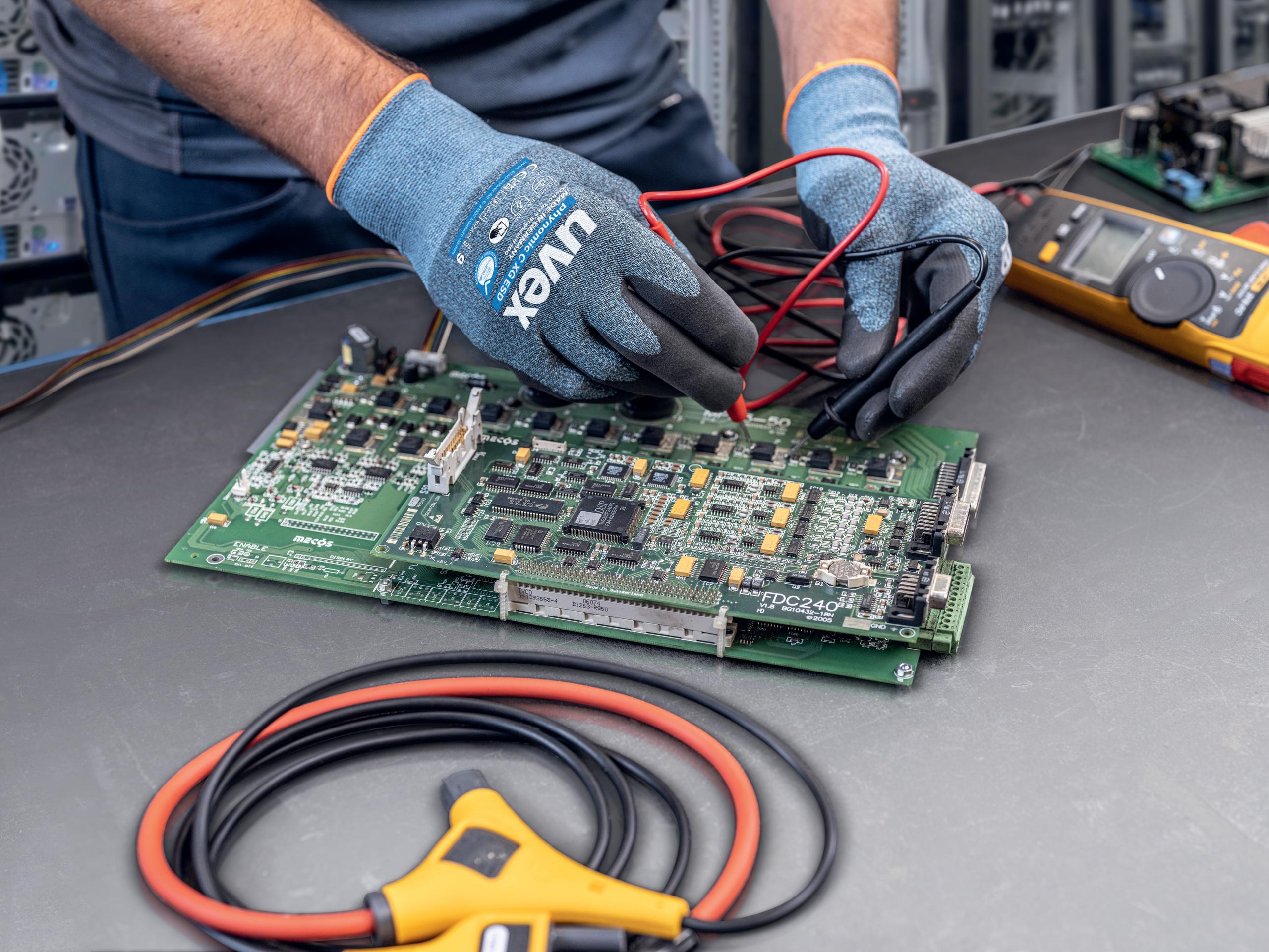 Safety gloves | uvex phynomic C XG ESD